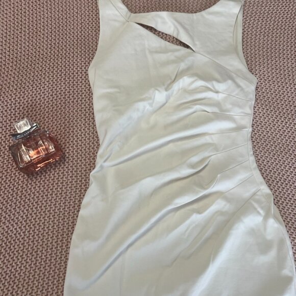 Cream White Fitted Dress - Picture 1 of 10
